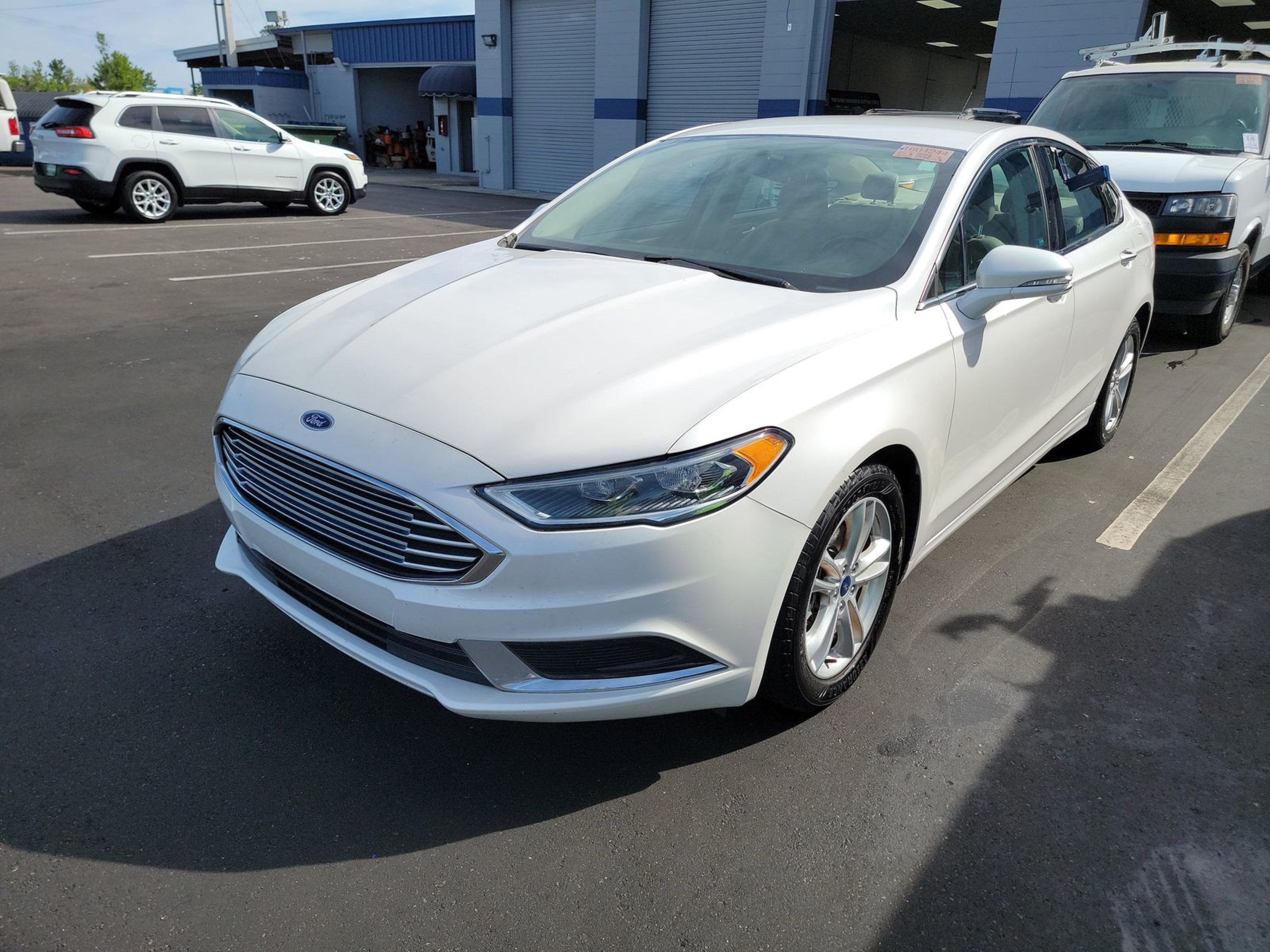 Photo 17 VIN: 3FA6P0HD4JR118444 - FORD FUSION 