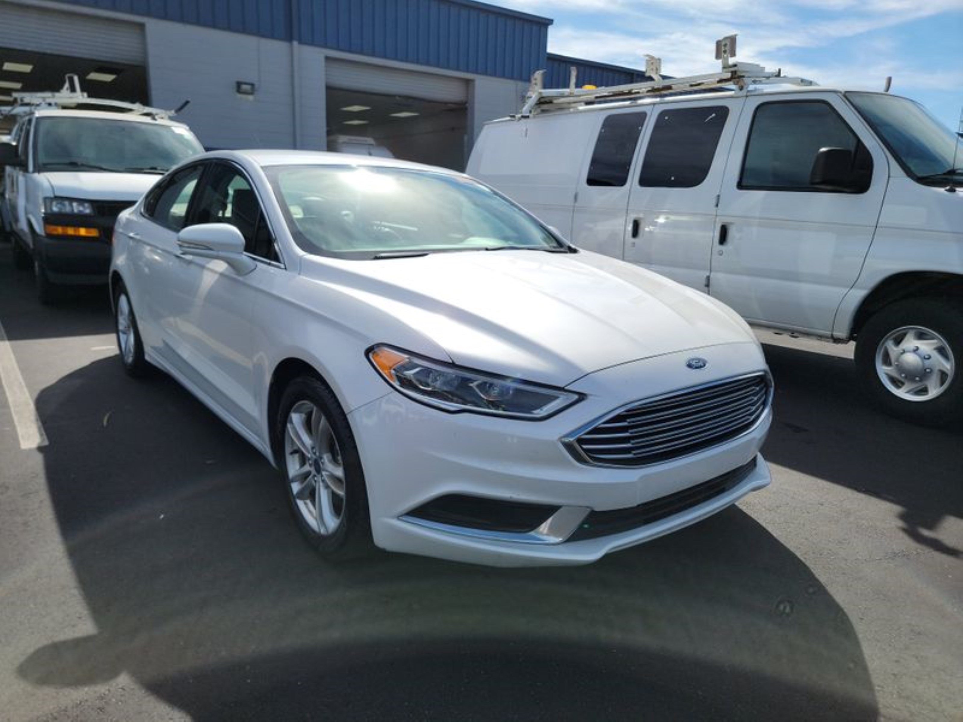 Photo 5 VIN: 3FA6P0HD4JR118444 - FORD FUSION 