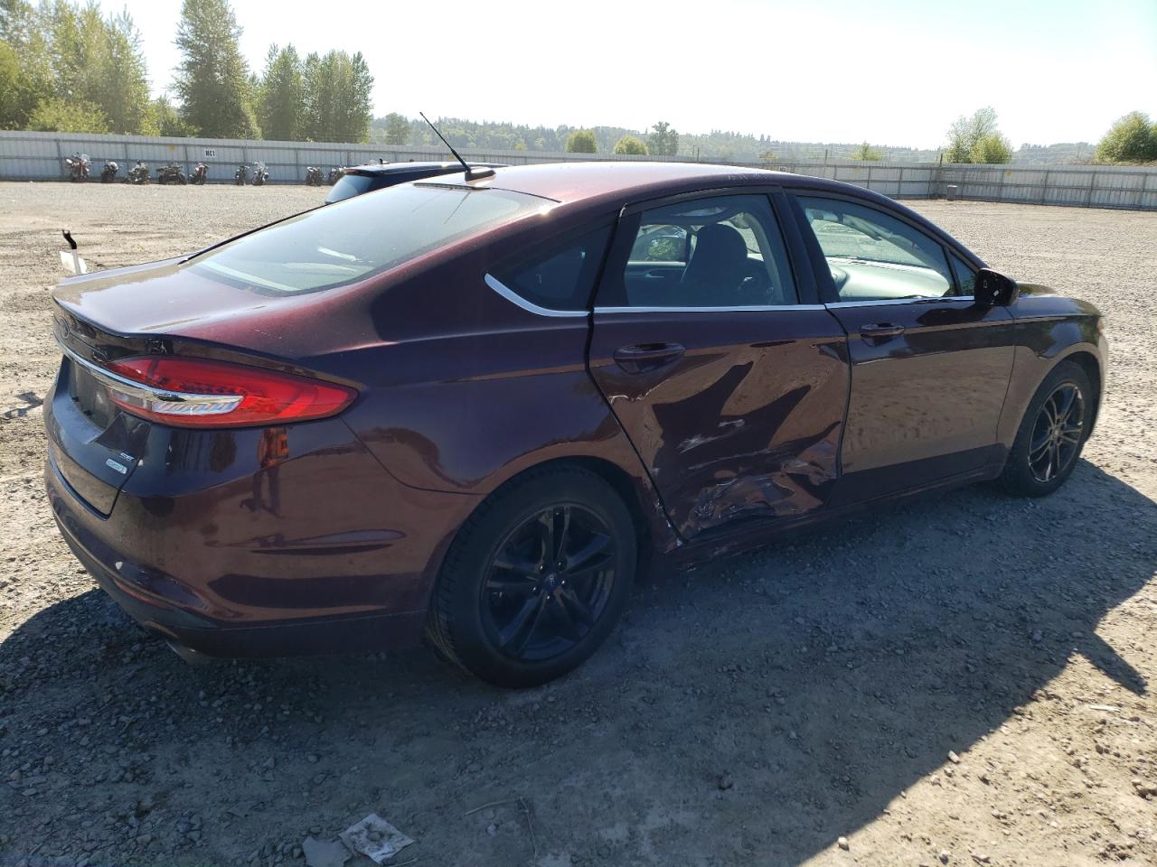 Photo 2 VIN: 3FA6P0HD4JR187814 - FORD FUSION 