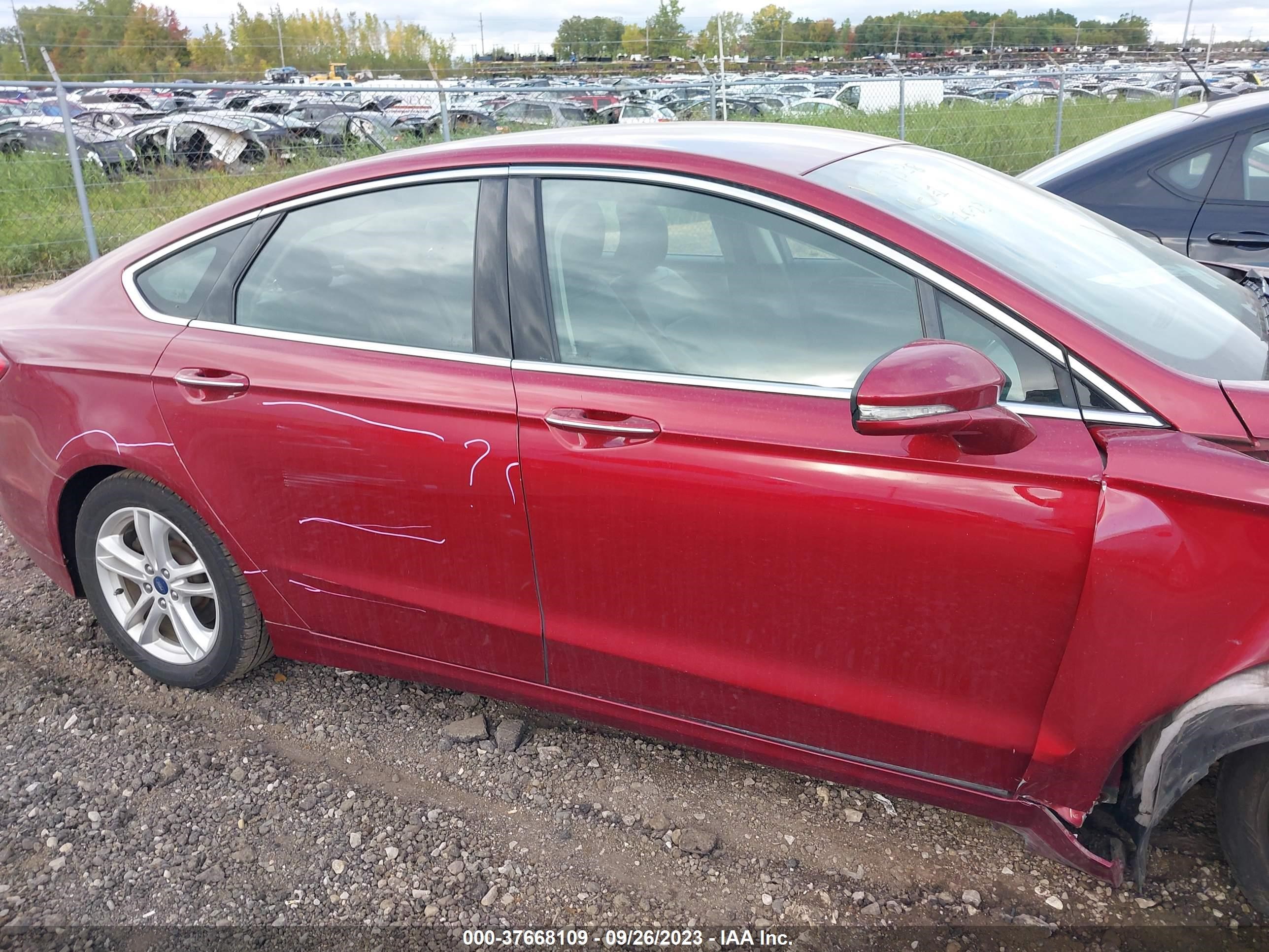 Photo 12 VIN: 3FA6P0HD4JR217538 - FORD FUSION 