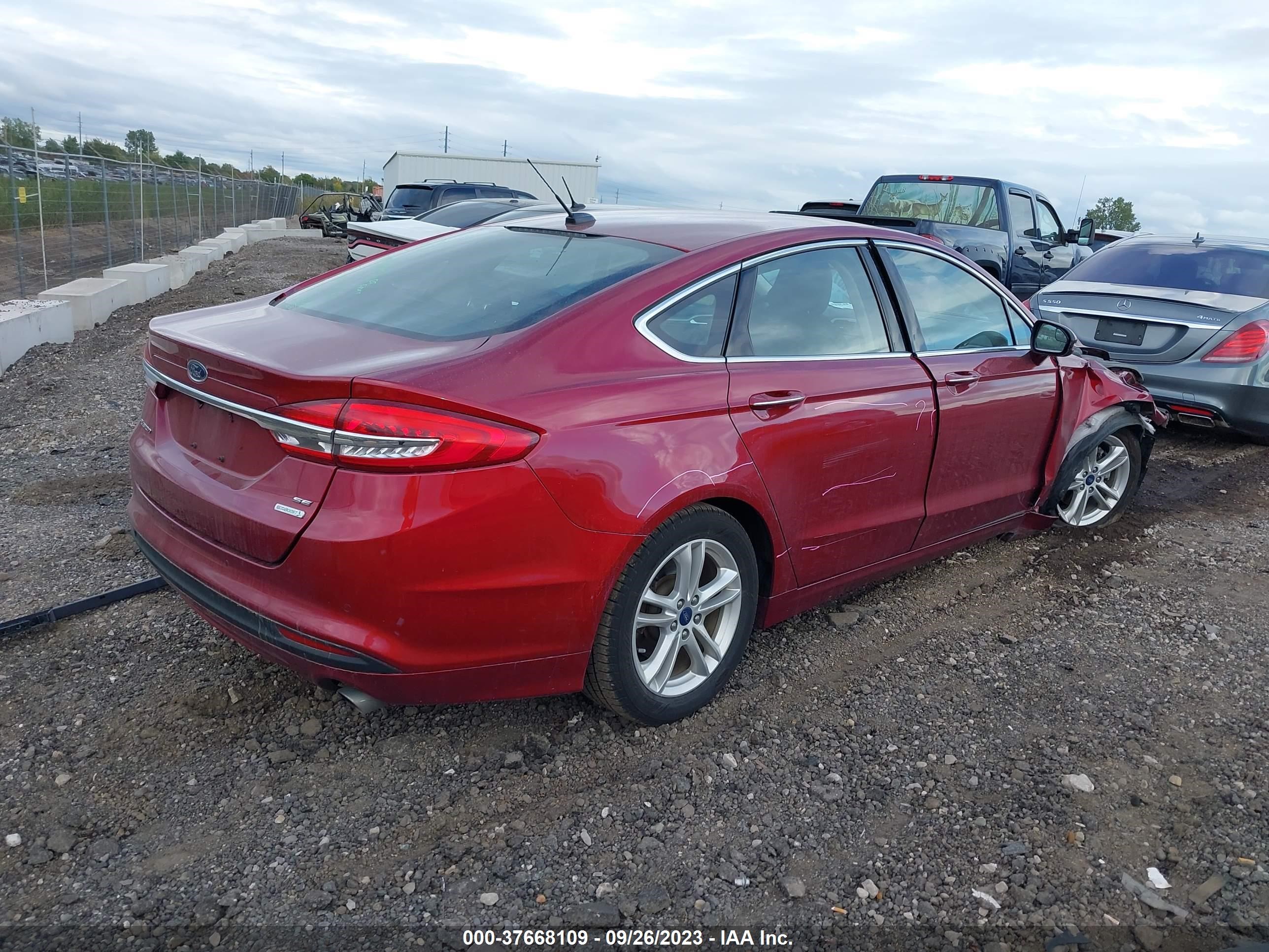 Photo 3 VIN: 3FA6P0HD4JR217538 - FORD FUSION 