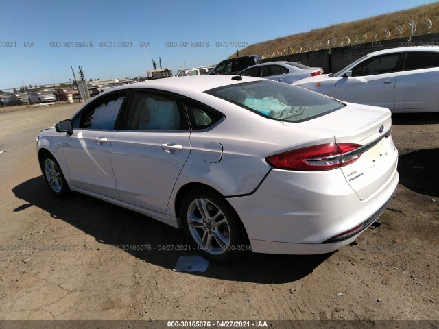 Photo 2 VIN: 3FA6P0HD4JR233240 - FORD FUSION 