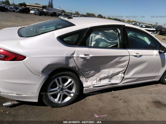 Photo 5 VIN: 3FA6P0HD4JR233240 - FORD FUSION 