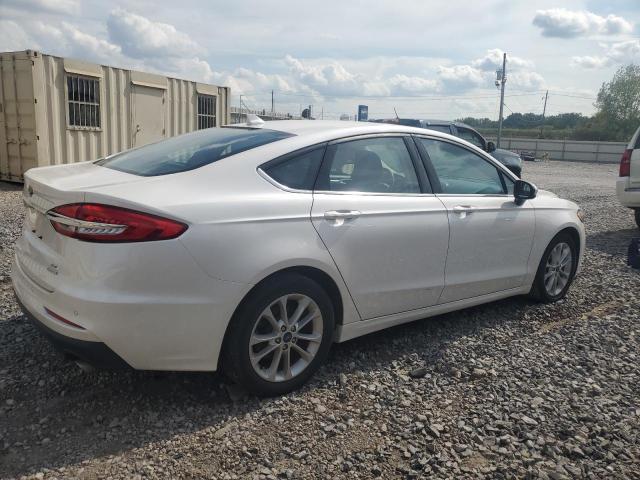 Photo 2 VIN: 3FA6P0HD4KR126948 - FORD FUSION SE 