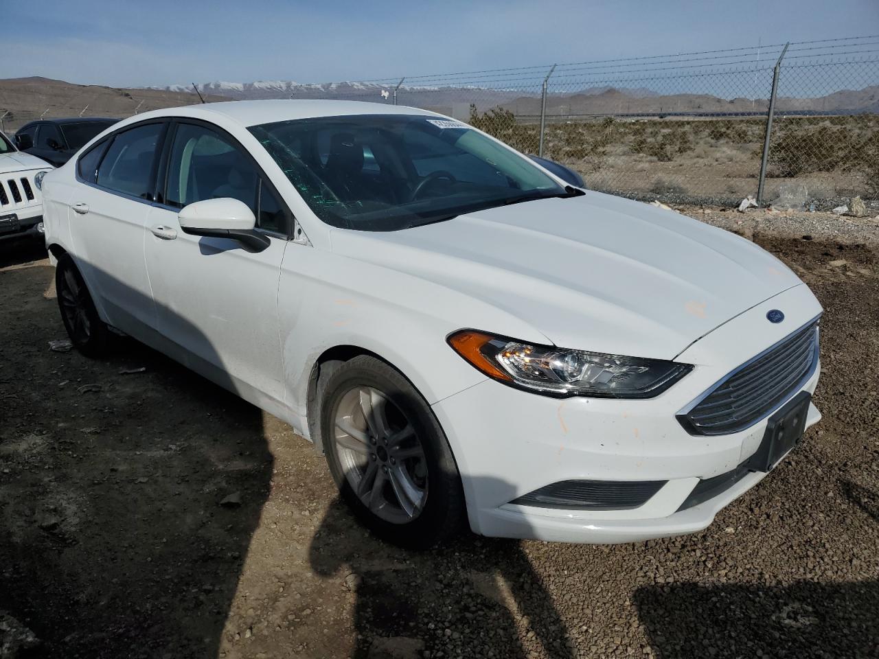 Photo 3 VIN: 3FA6P0HD5JR204958 - FORD FUSION 