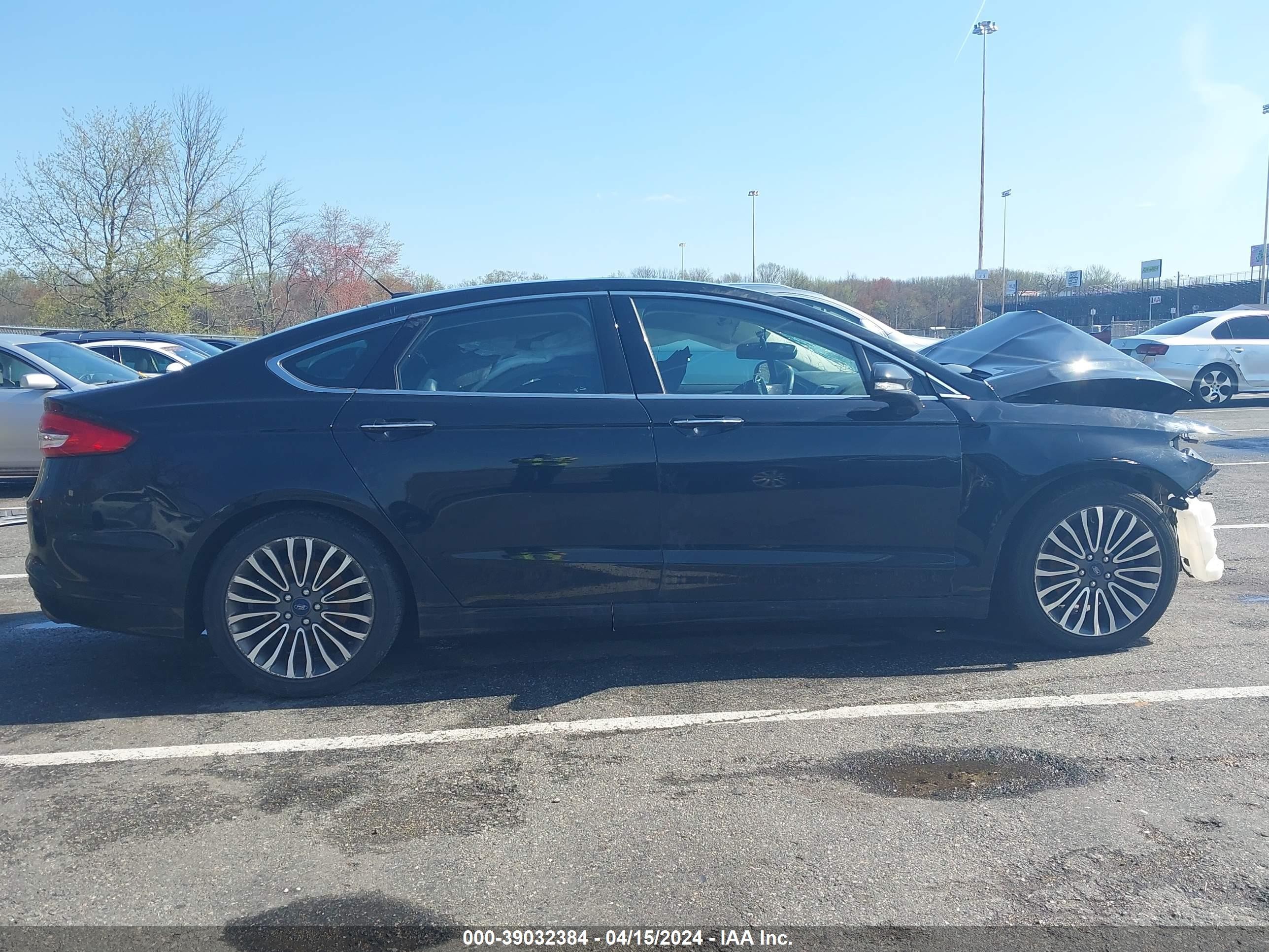 Photo 11 VIN: 3FA6P0HD5JR237460 - FORD FUSION 