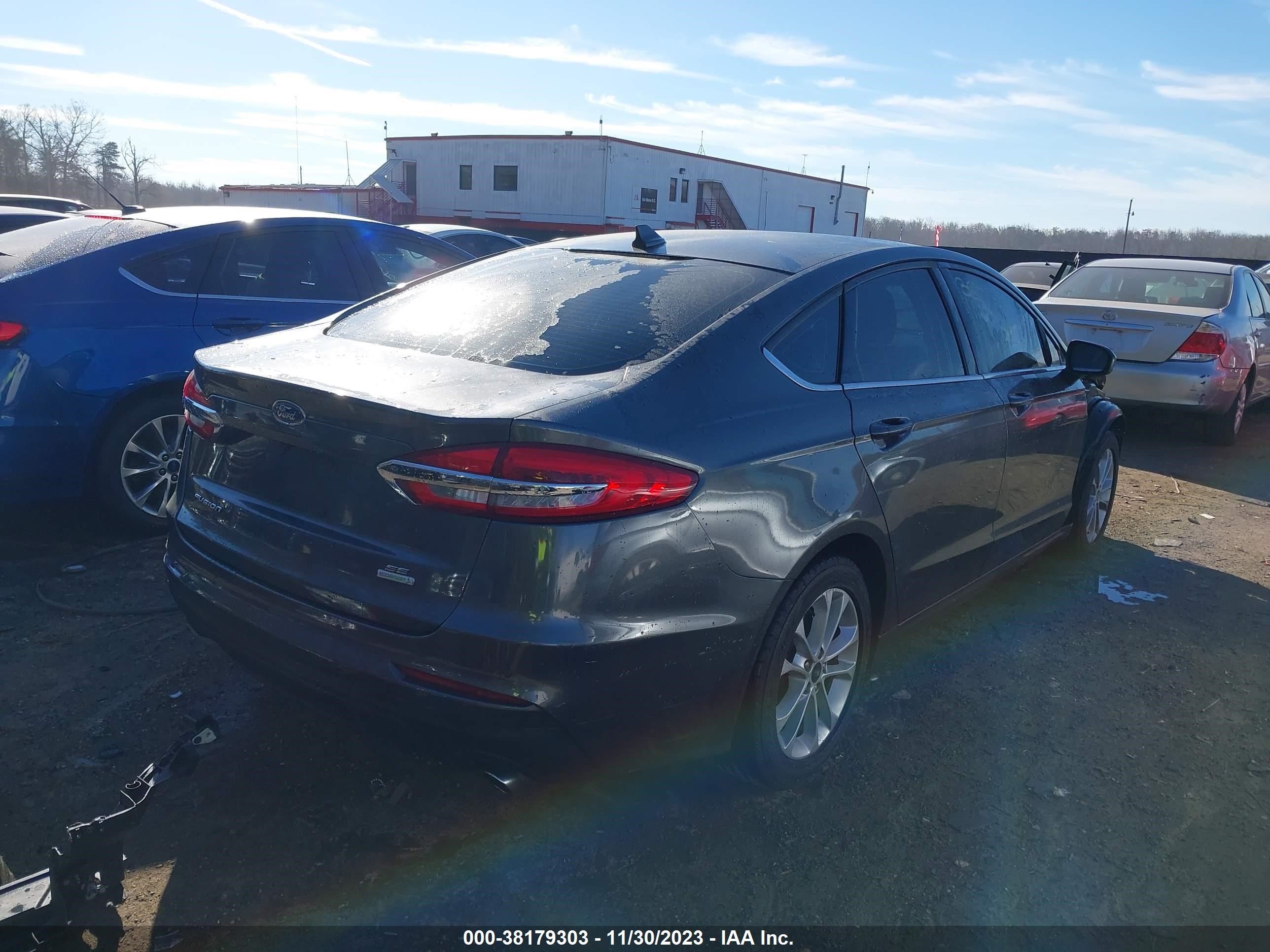 Photo 3 VIN: 3FA6P0HD5KR128689 - FORD FUSION 