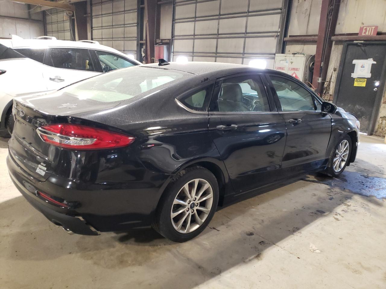 Photo 2 VIN: 3FA6P0HD5KR172305 - FORD FUSION 