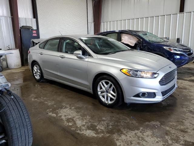 Photo 3 VIN: 3FA6P0HD6FR124916 - FORD FUSION SE 