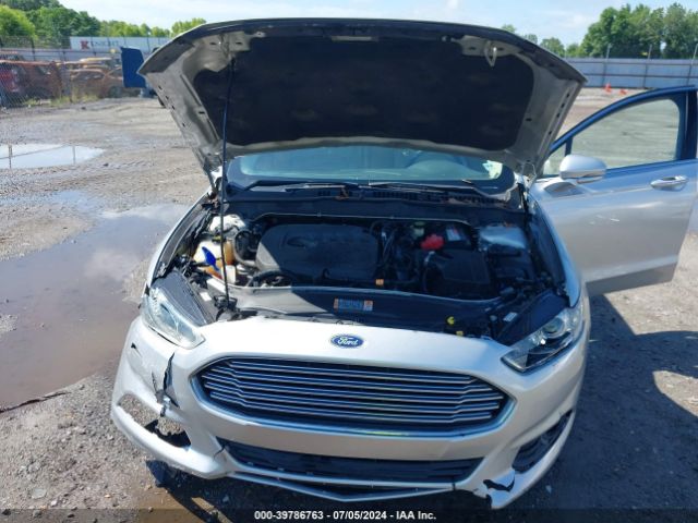 Photo 9 VIN: 3FA6P0HD6FR189703 - FORD FUSION 