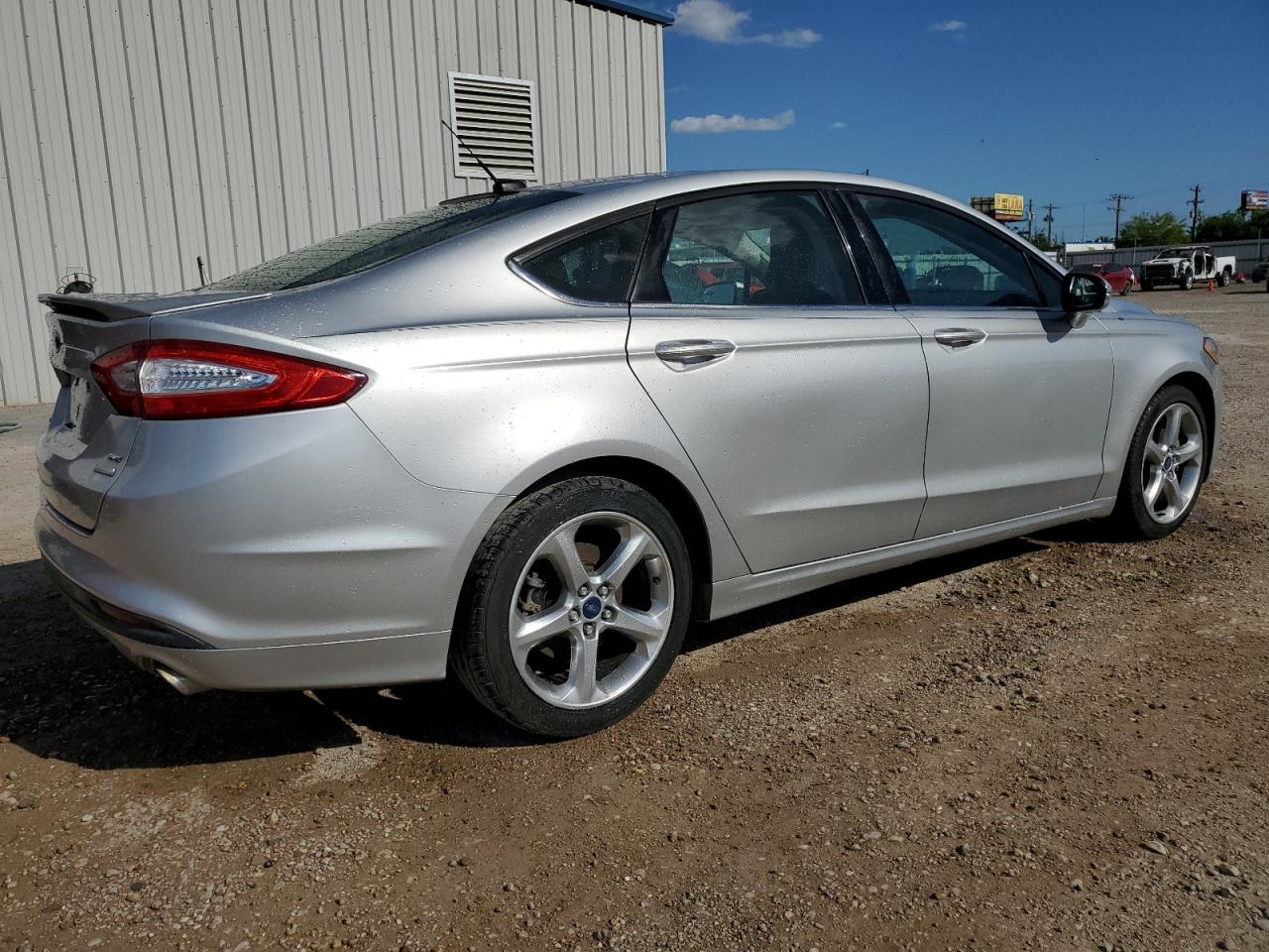 Photo 2 VIN: 3FA6P0HD6GR124514 - FORD FUSION 