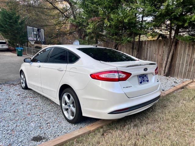 Photo 2 VIN: 3FA6P0HD6GR148408 - FORD FUSION SE 