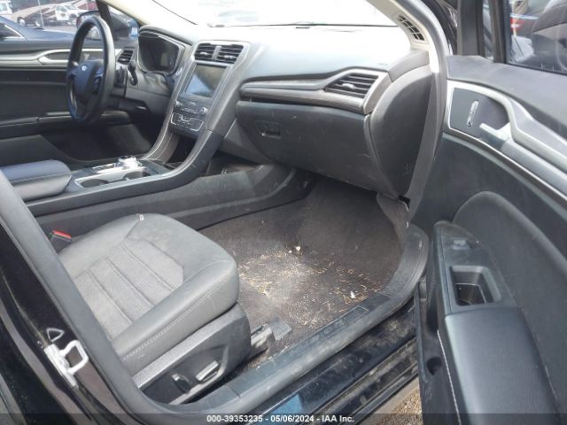 Photo 4 VIN: 3FA6P0HD6KR255113 - FORD FUSION 