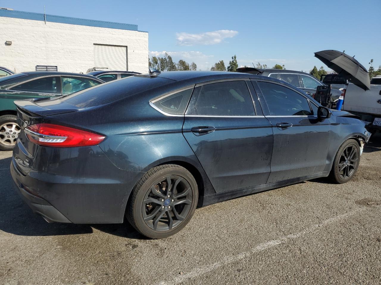 Photo 2 VIN: 3FA6P0HD6LR114978 - FORD FUSION 