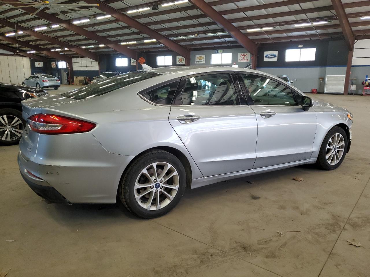 Photo 2 VIN: 3FA6P0HD6LR124202 - FORD FUSION 