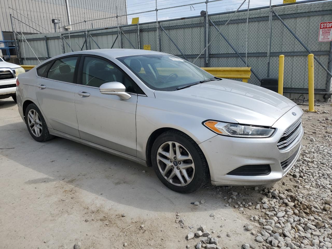 Photo 3 VIN: 3FA6P0HD7GR393752 - FORD FUSION 