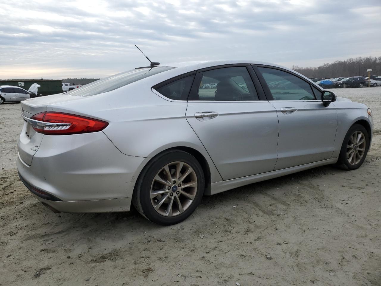 Photo 2 VIN: 3FA6P0HD7HR309026 - FORD FUSION 