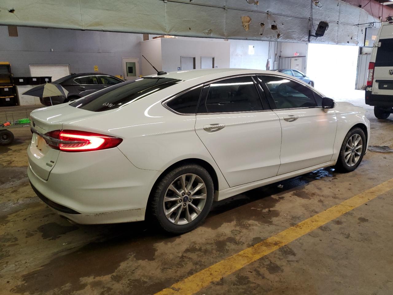 Photo 2 VIN: 3FA6P0HD7HR337263 - FORD FUSION 