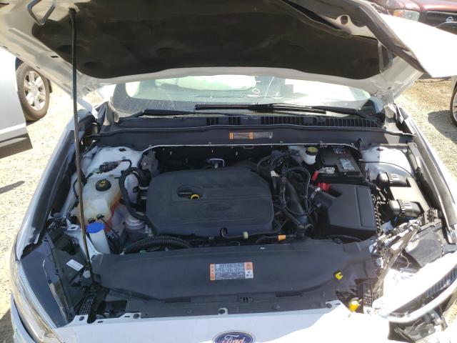 Photo 6 VIN: 3FA6P0HD7JR117322 - FORD FUSION SE 