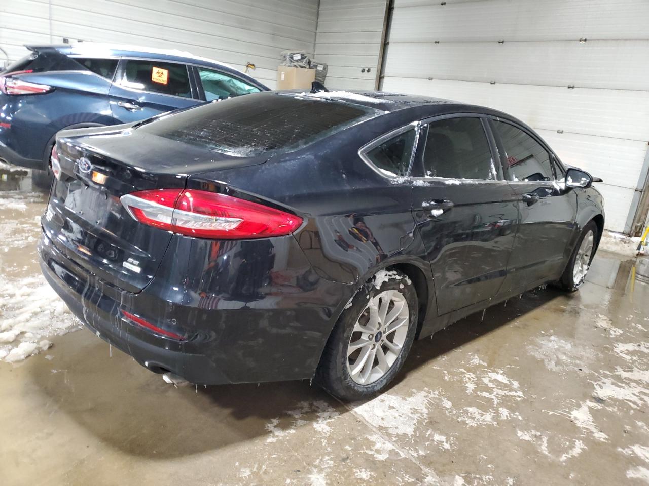 Photo 2 VIN: 3FA6P0HD7KR133327 - FORD FUSION 