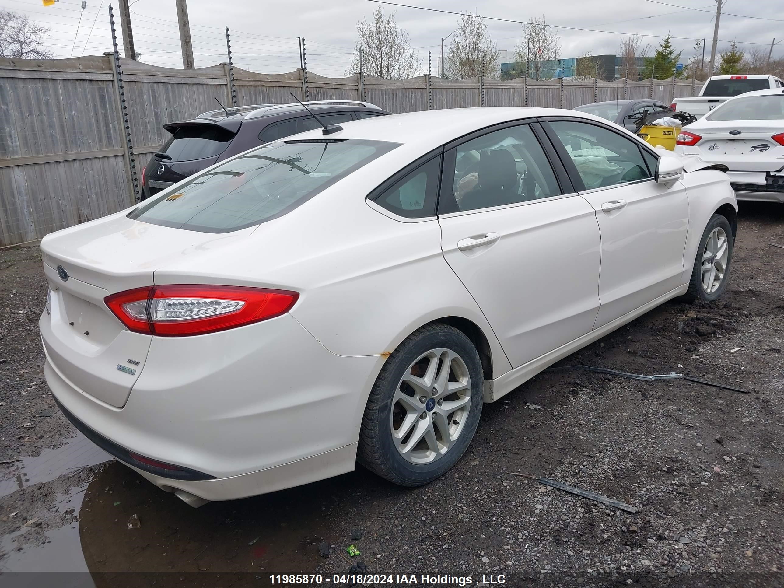 Photo 3 VIN: 3FA6P0HD8ER342371 - FORD FUSION 