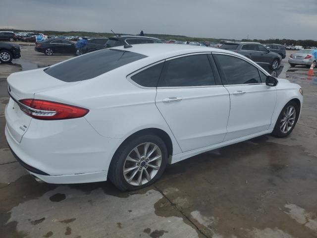 Photo 2 VIN: 3FA6P0HD8HR131854 - FORD FUSION SE 