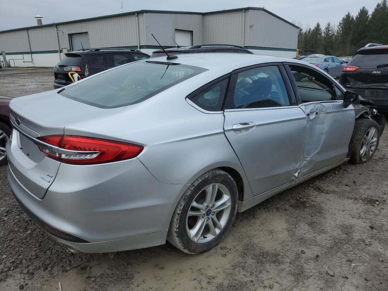 Photo 2 VIN: 3FA6P0HD8JR178629 - FORD FUSION 