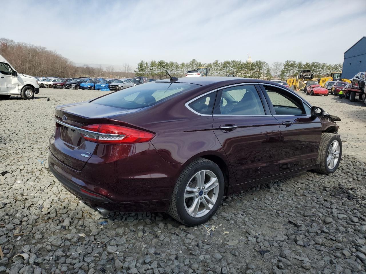 Photo 2 VIN: 3FA6P0HD8JR228204 - FORD FUSION 