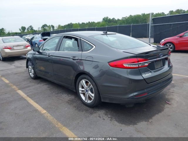 Photo 2 VIN: 3FA6P0HD8JR261851 - FORD FUSION 