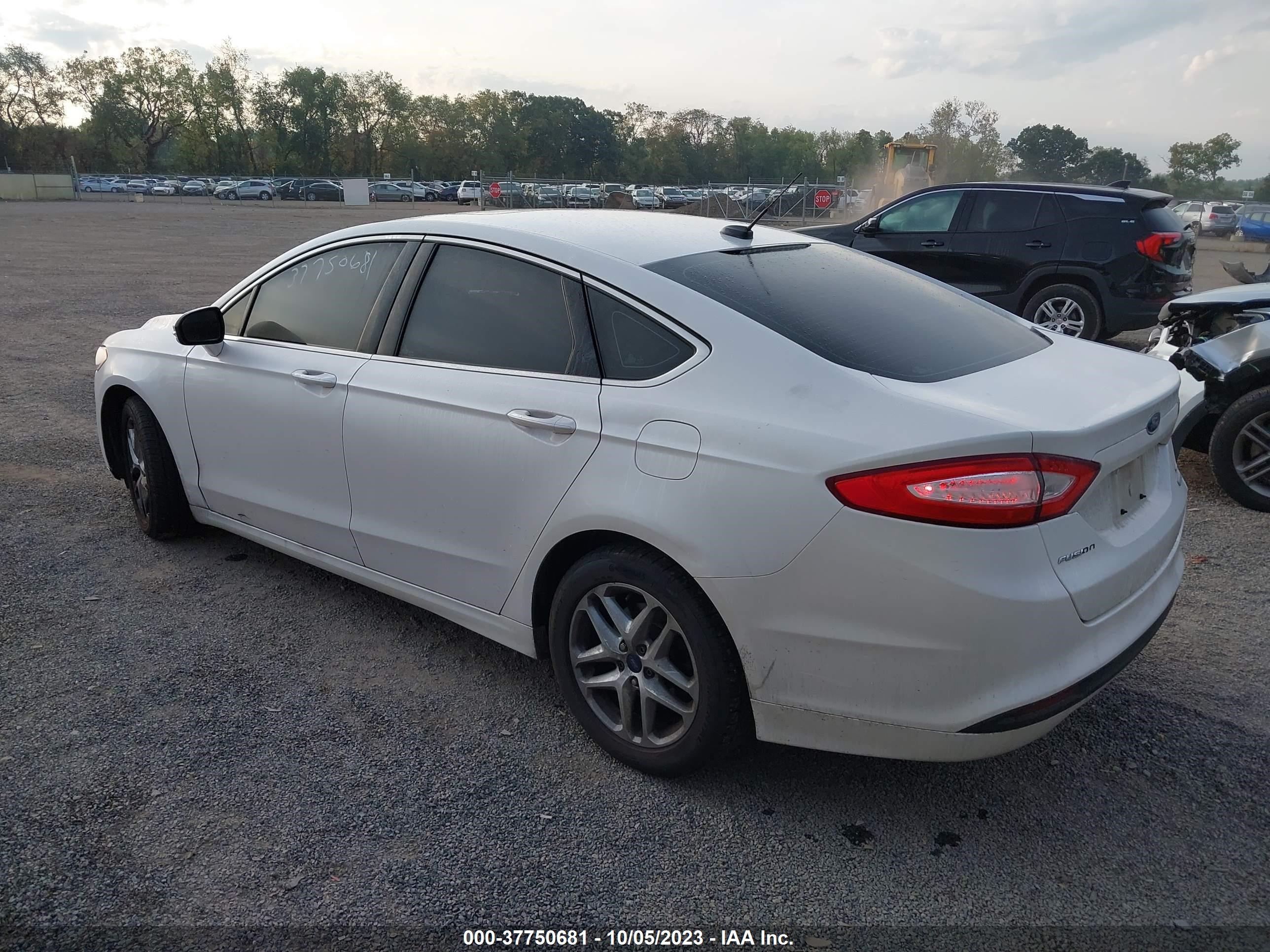 Photo 2 VIN: 3FA6P0HD9ER266451 - FORD FUSION 