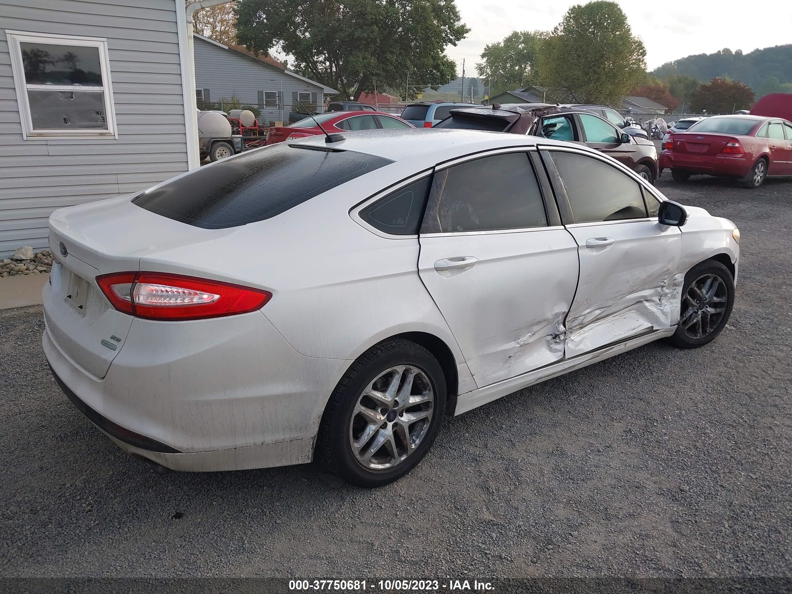 Photo 3 VIN: 3FA6P0HD9ER266451 - FORD FUSION 