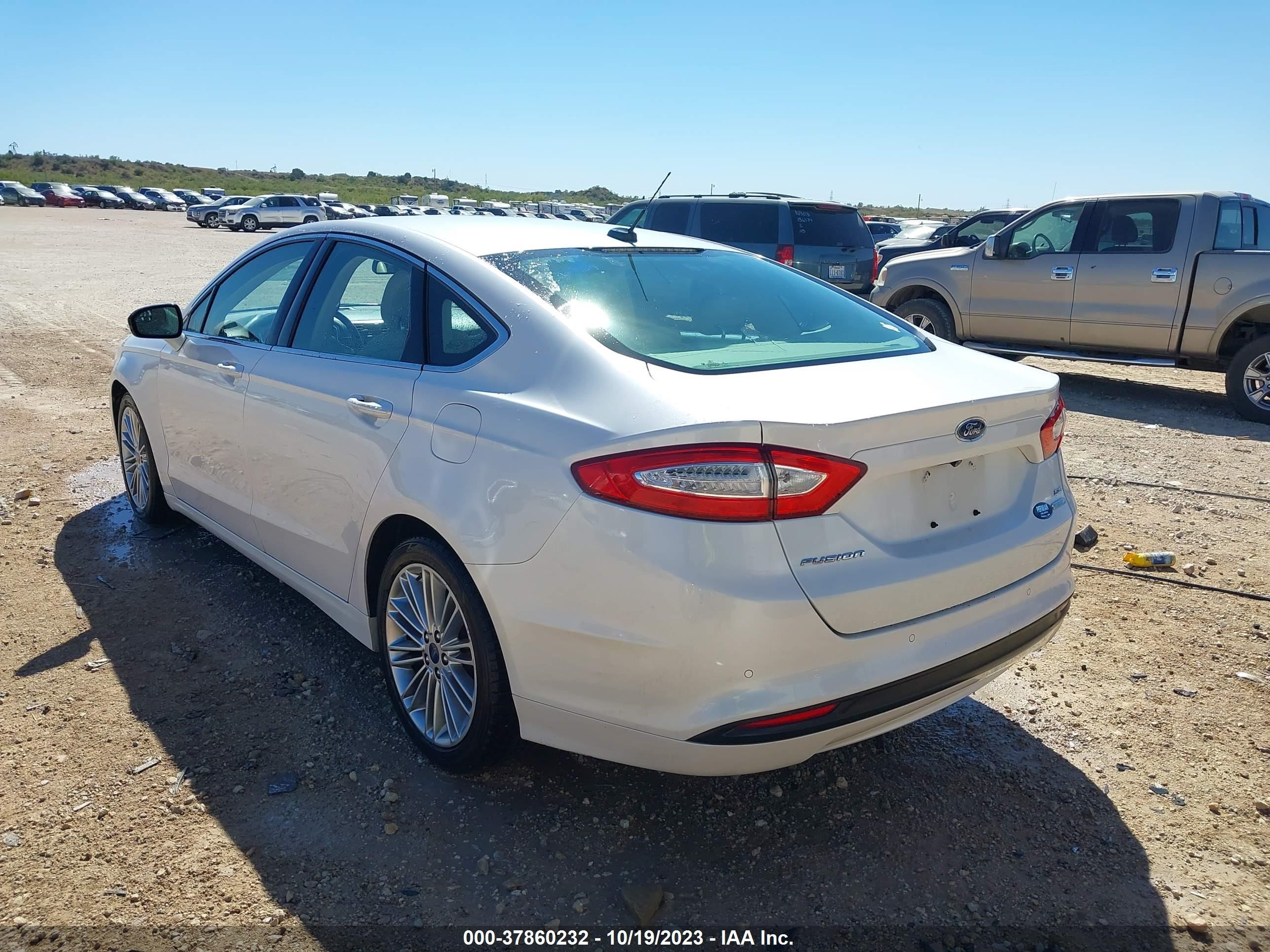 Photo 2 VIN: 3FA6P0HD9FR127826 - FORD FUSION 