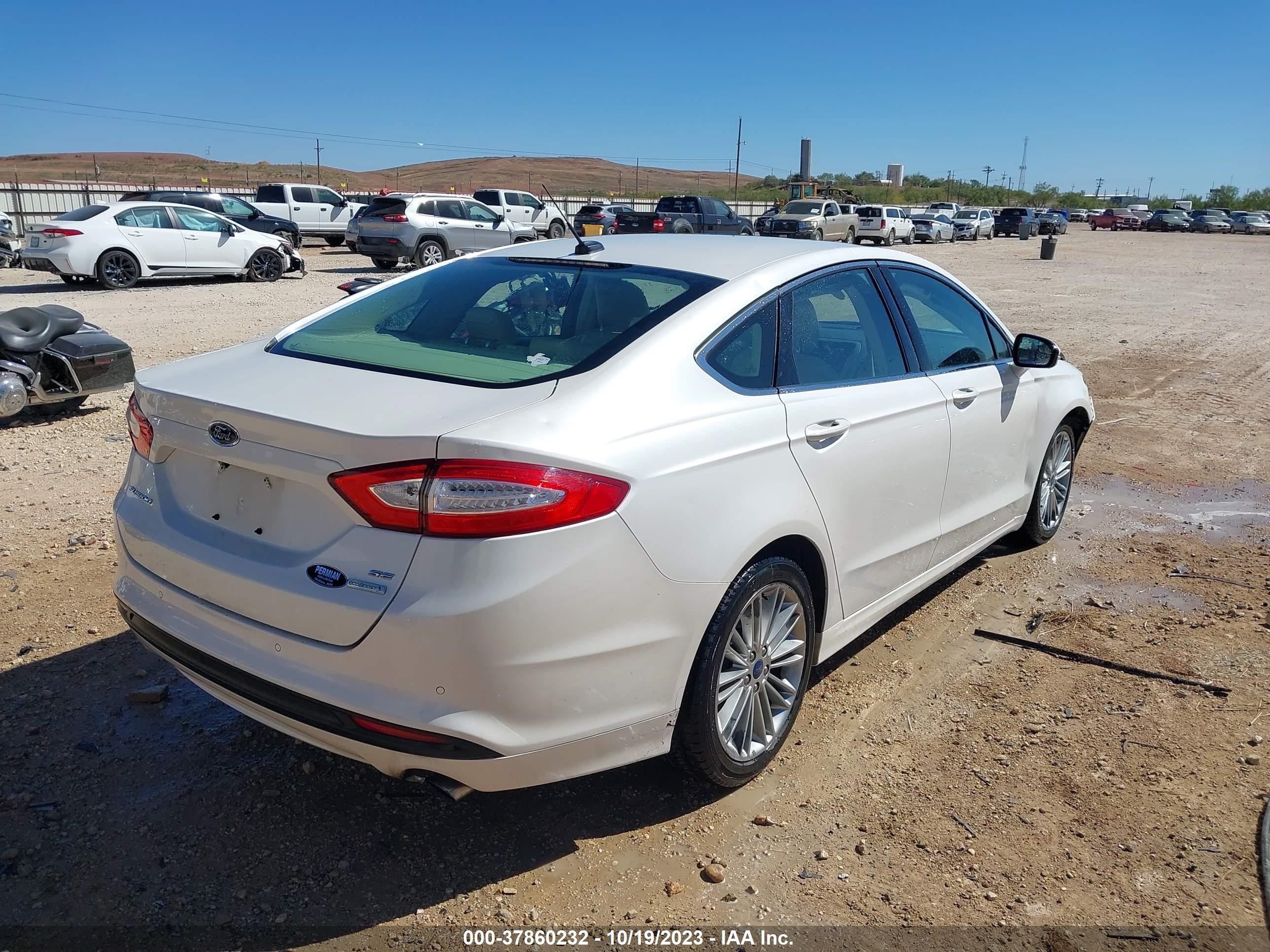 Photo 3 VIN: 3FA6P0HD9FR127826 - FORD FUSION 