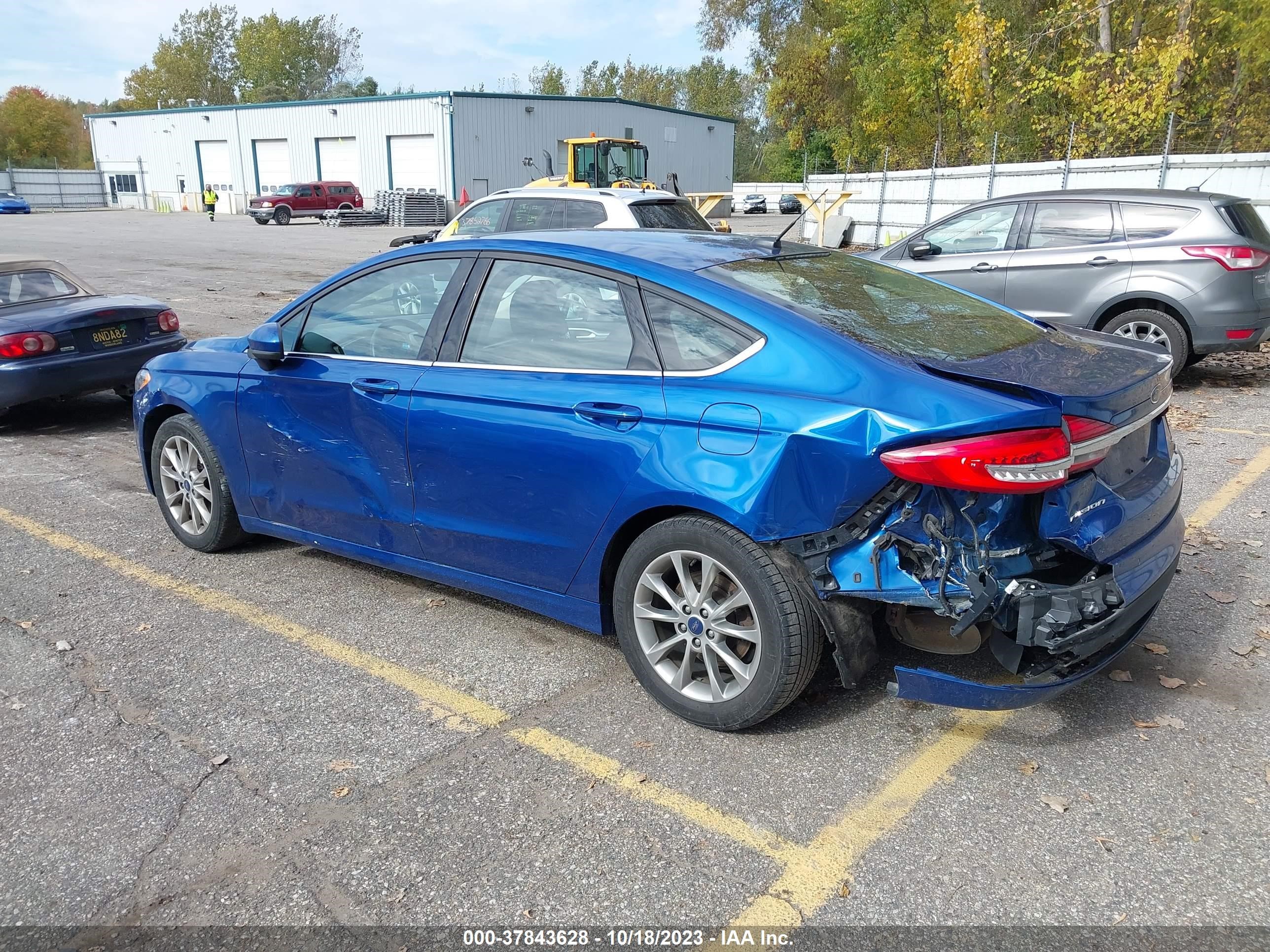 Photo 2 VIN: 3FA6P0HD9HR310937 - FORD FUSION 