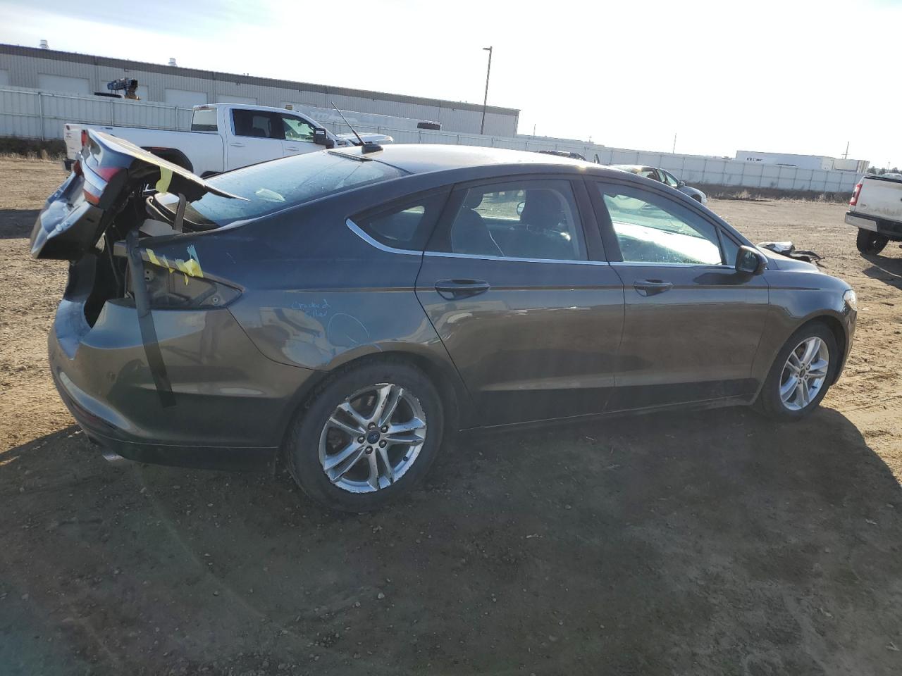 Photo 2 VIN: 3FA6P0HD9JR213856 - FORD FUSION 