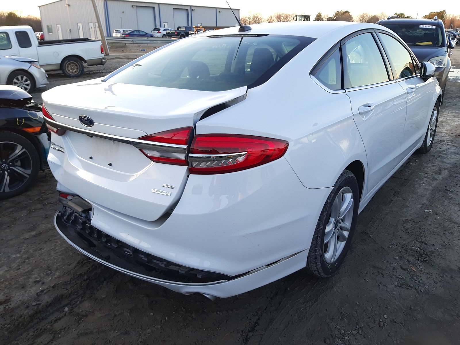 Photo 3 VIN: 3FA6P0HD9JR265102 - FORD FUSION 