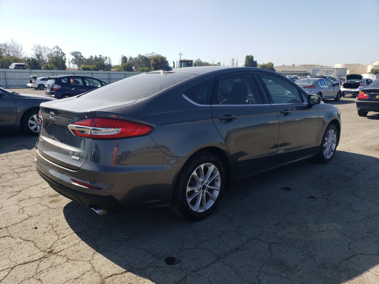 Photo 2 VIN: 3FA6P0HD9KR133832 - FORD FUSION 