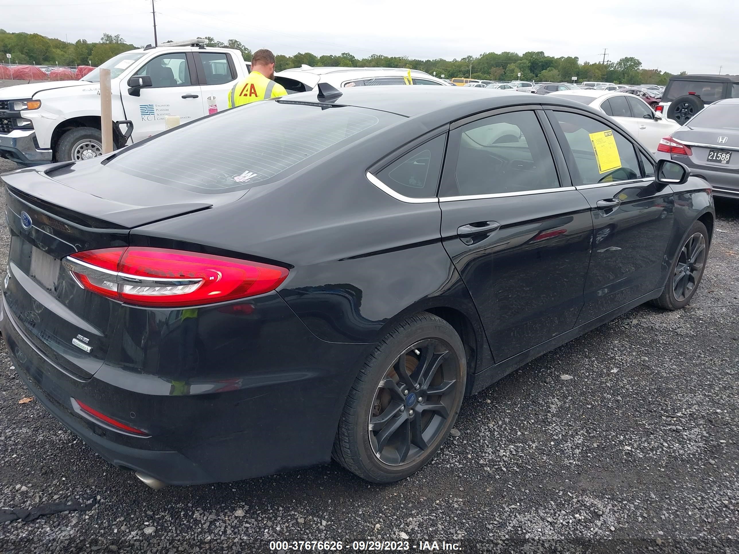 Photo 3 VIN: 3FA6P0HD9LR161762 - FORD FUSION 