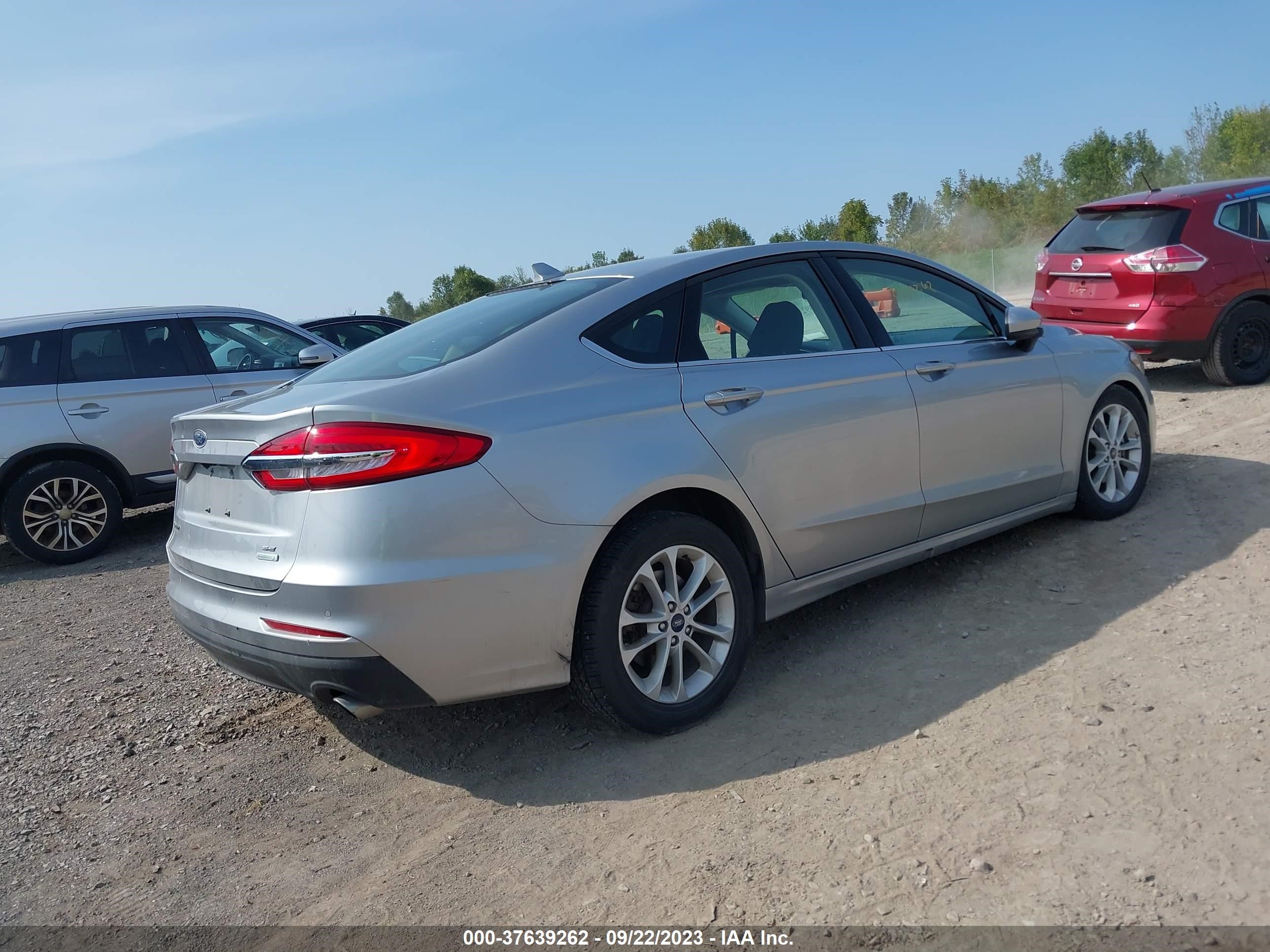 Photo 3 VIN: 3FA6P0HD9LR201192 - FORD FUSION 