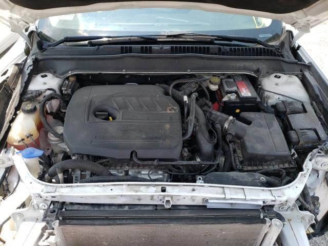 Photo 6 VIN: 3FA6P0HDXGR245675 - FORD FUSION SE 