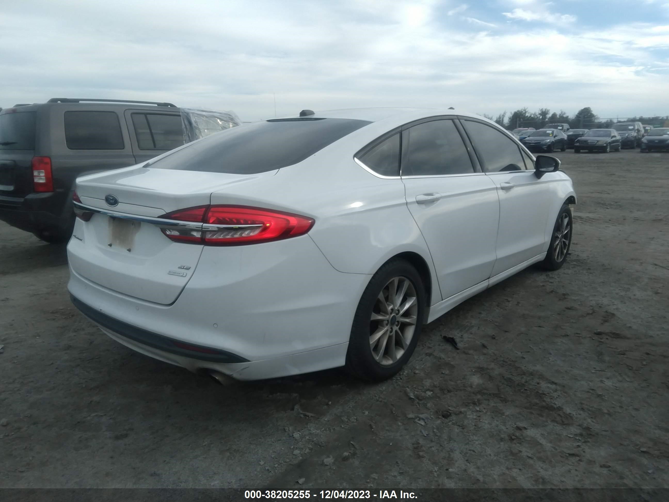 Photo 3 VIN: 3FA6P0HDXHR153287 - FORD FUSION 