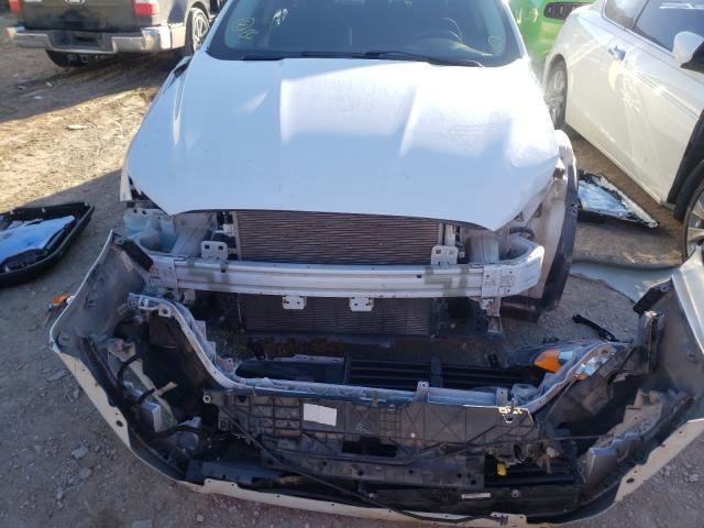 Photo 8 VIN: 3FA6P0HDXHR252403 - FORD FUSION SE 