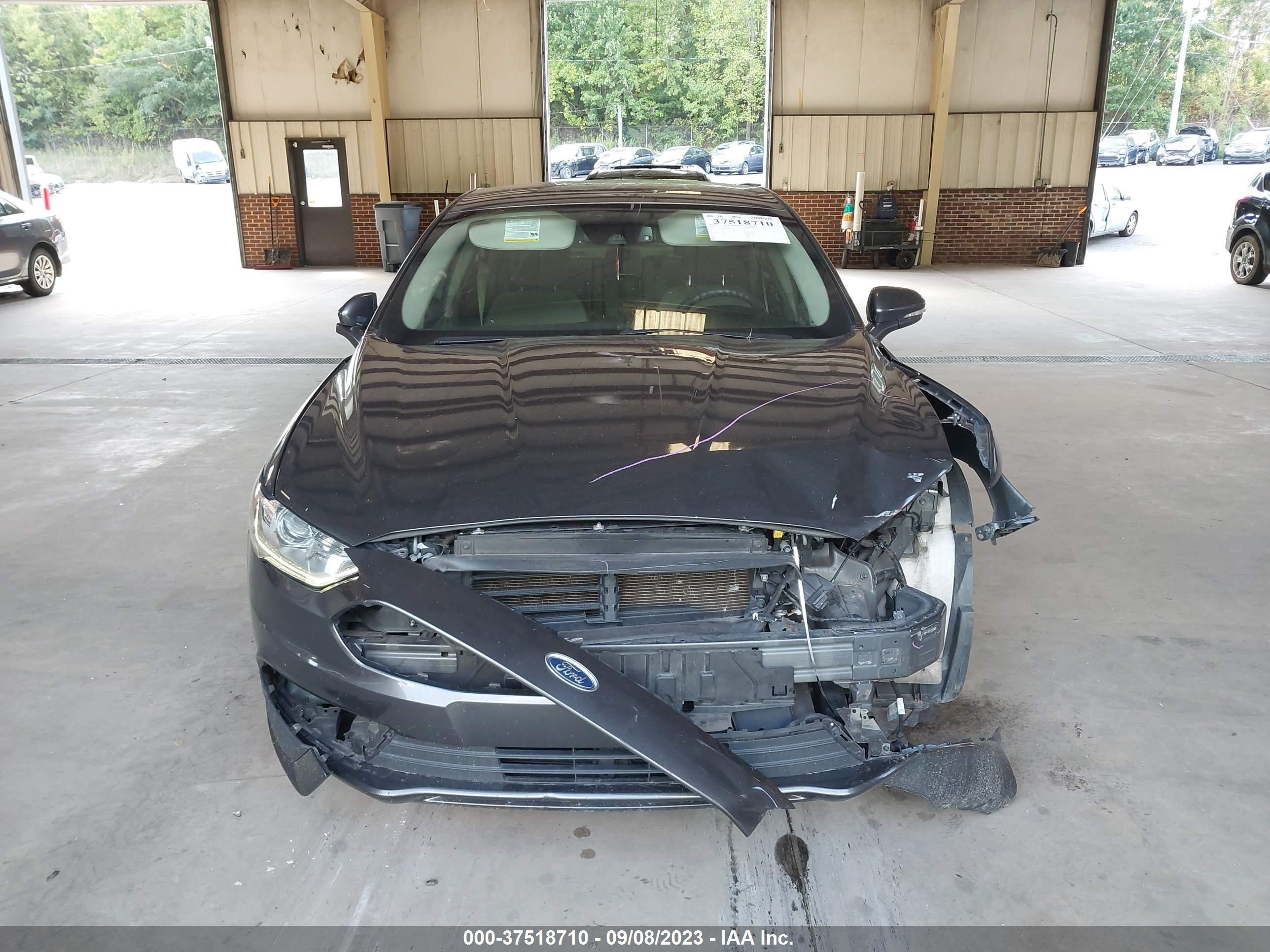 Photo 11 VIN: 3FA6P0HDXJR188918 - FORD FUSION 