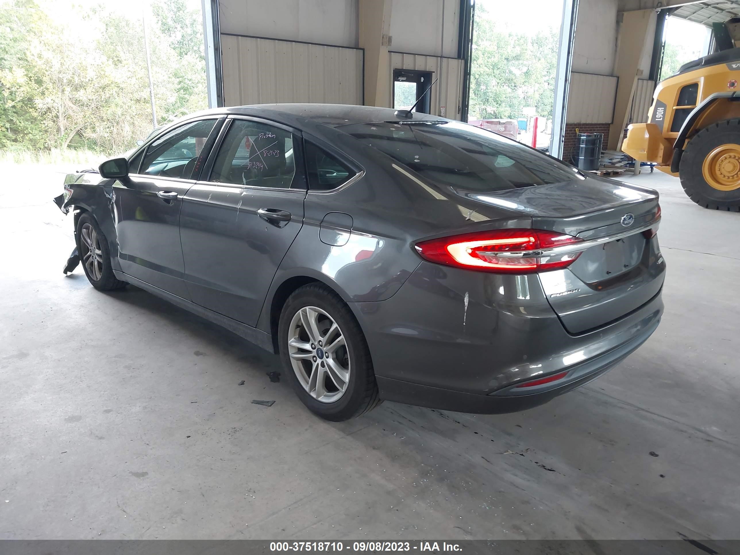 Photo 2 VIN: 3FA6P0HDXJR188918 - FORD FUSION 