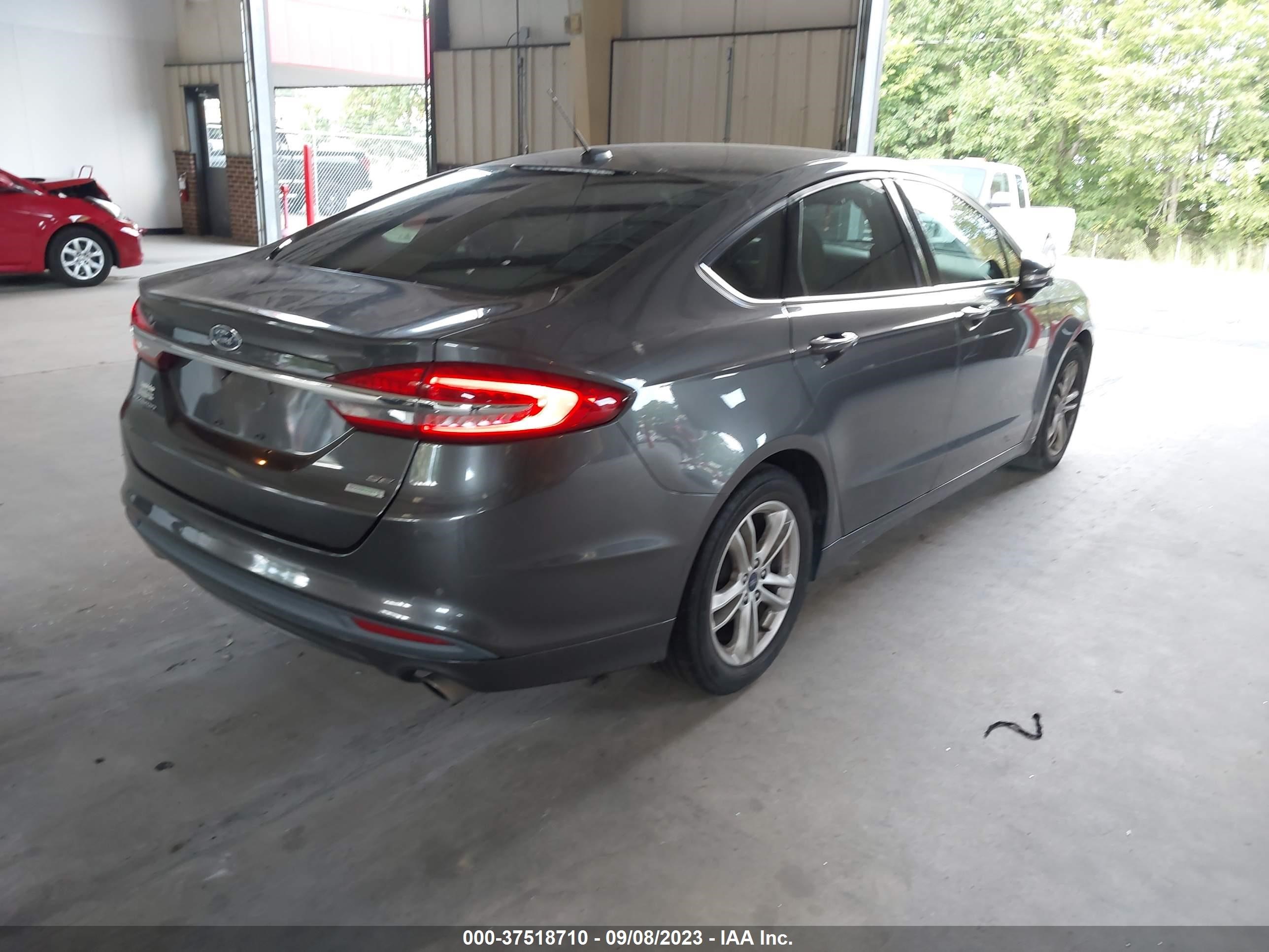 Photo 3 VIN: 3FA6P0HDXJR188918 - FORD FUSION 