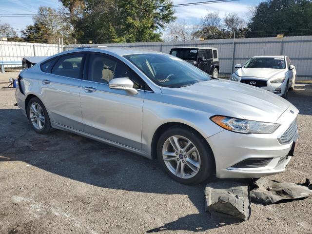 Photo 3 VIN: 3FA6P0HDXJR207998 - FORD FUSION 