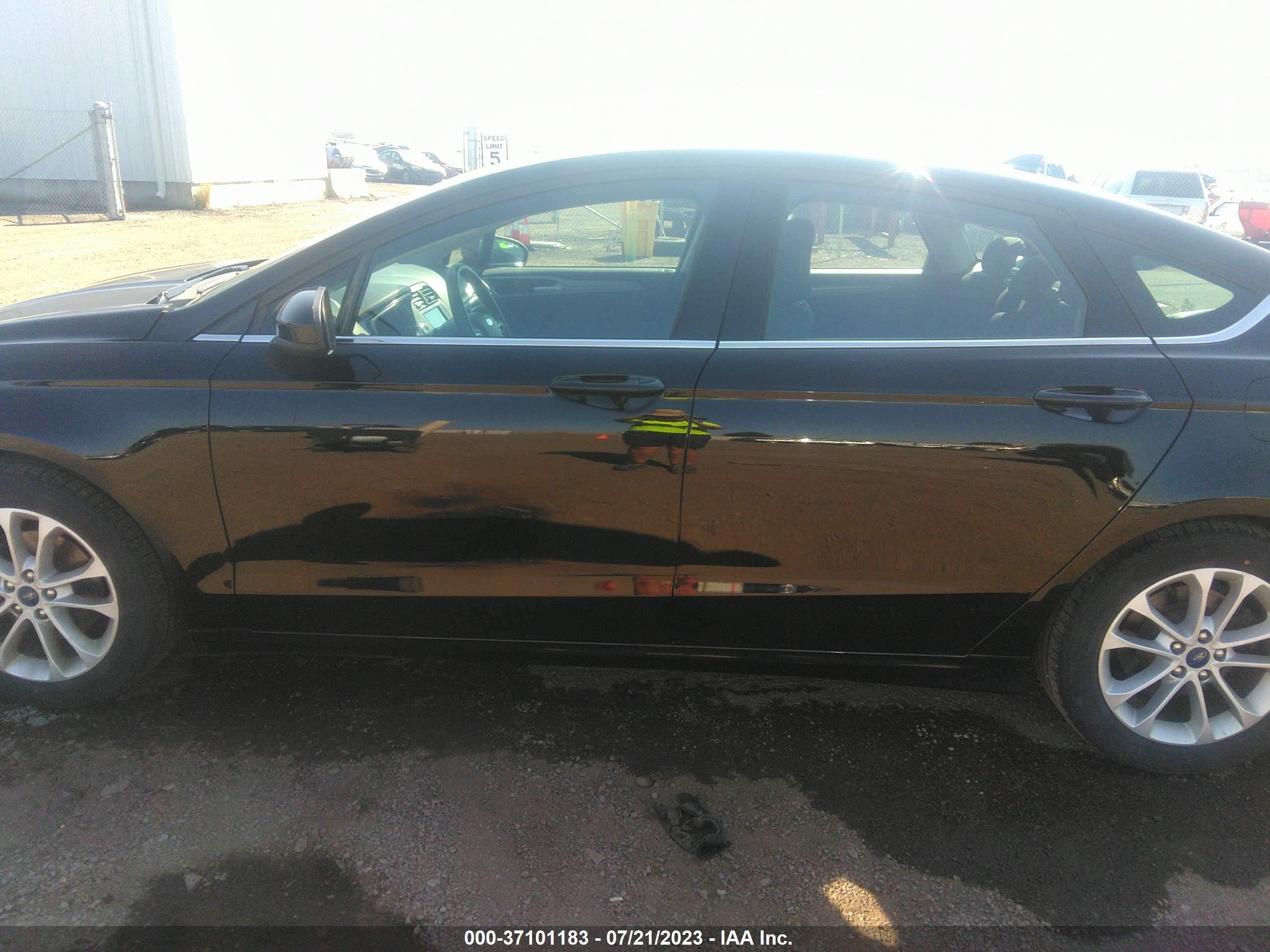 Photo 14 VIN: 3FA6P0HDXLR185715 - FORD FUSION 