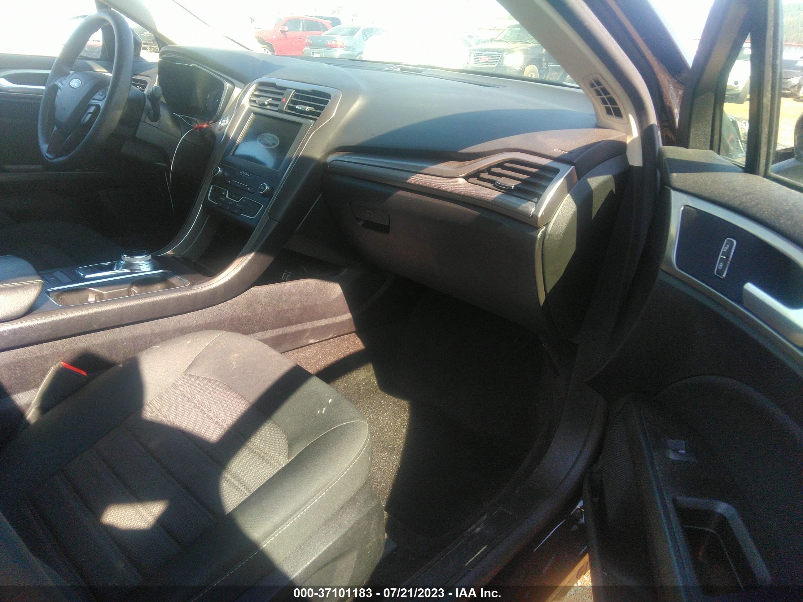 Photo 4 VIN: 3FA6P0HDXLR185715 - FORD FUSION 