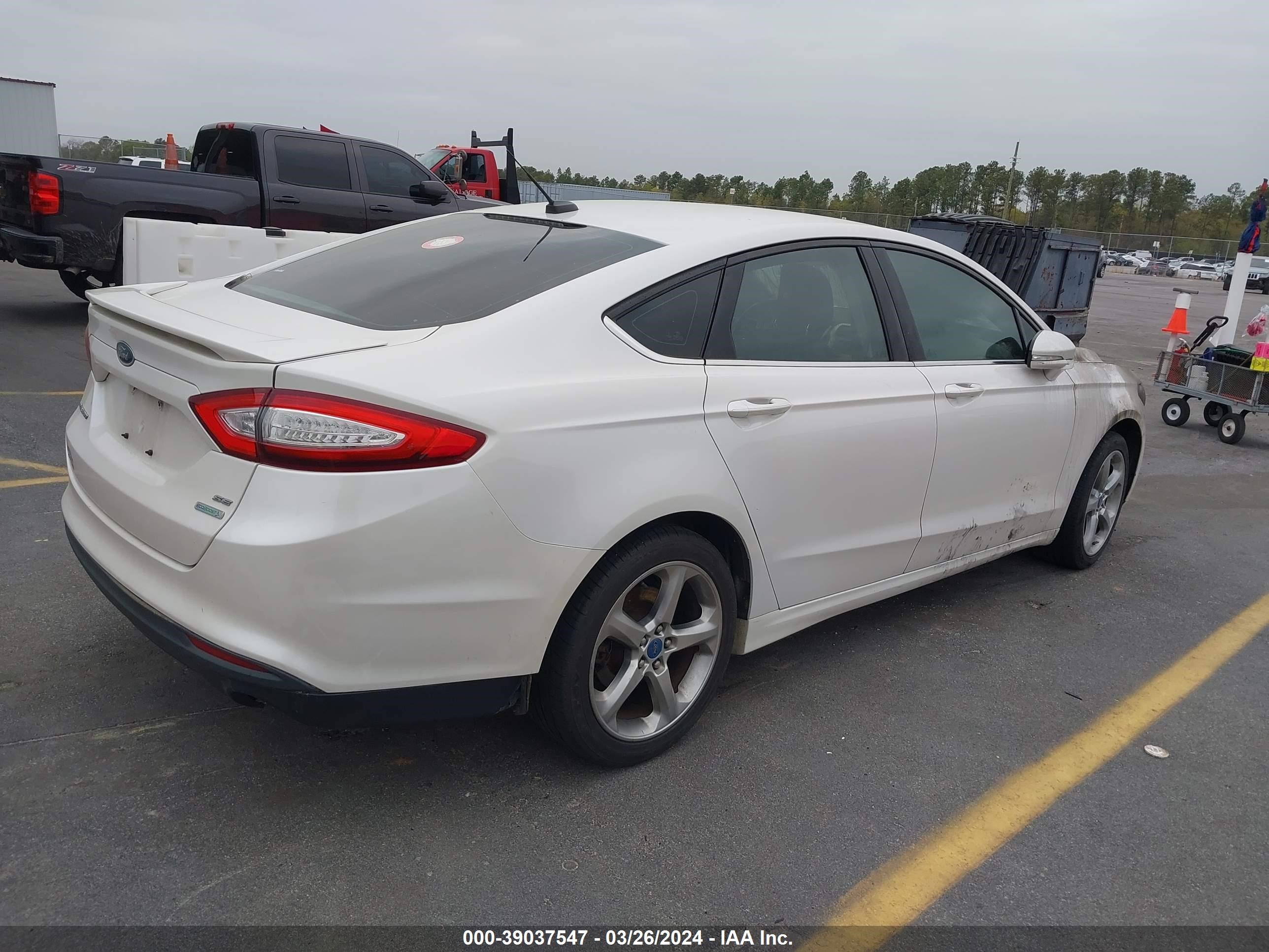 Photo 3 VIN: 3FA6P0HR2DR166881 - FORD FUSION 