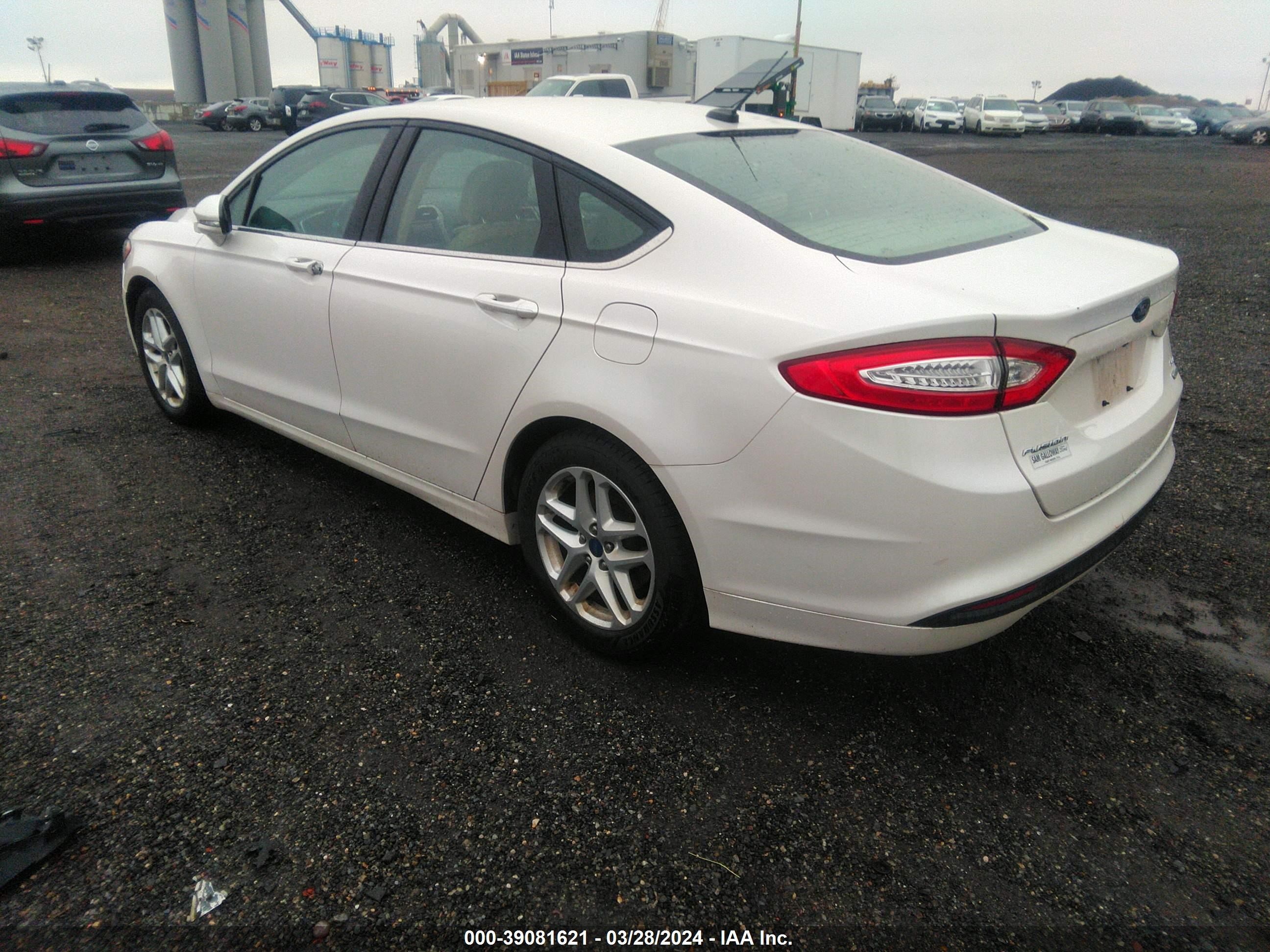 Photo 2 VIN: 3FA6P0HR7DR338113 - FORD FUSION 